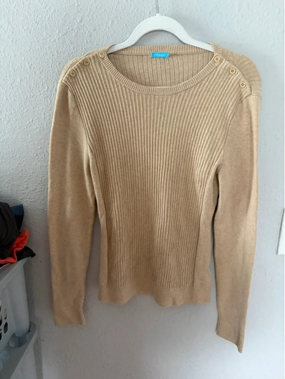 J. McLaughlin beige sweater size L fitted